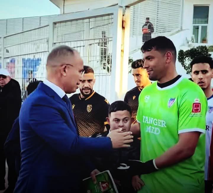 جدل في تطوان بسبب منع الأطفال من مرافقة لاعبي المغرب التطواني من طرف مندوب المباراة