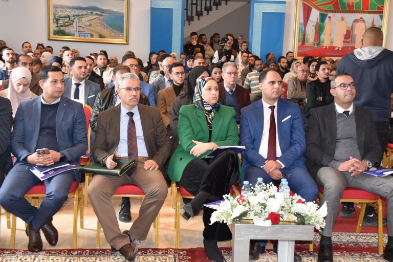 المضيق .. القافلة الجهوية للتعريف بنظام الدعم الخاص بالمقاولات الصغيرة جدا والصغرى والمتوسطة تحط الرحال بعمالة المضيق الفنيدق