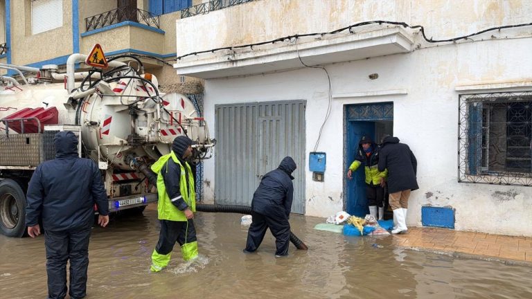 مرتيل في حالة “يقظة قصوى”.. تعبئة شاملة بقيادة عامل الإقليم ورئيس الجماعة لمواجهة تداعيات الفيضانات