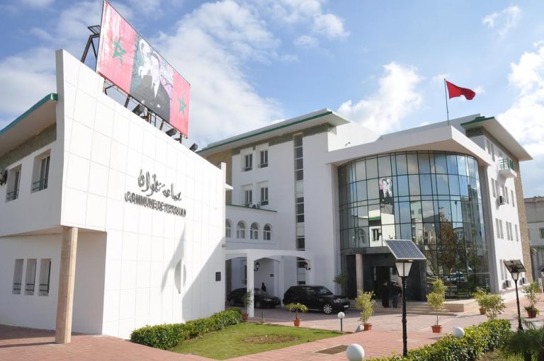 تفويت عقارات المنطقة الصناعية بتطوان يثير الجدل… والجماعة تردّ ببيان تفصيلي لتوضيح المساطر القانونية