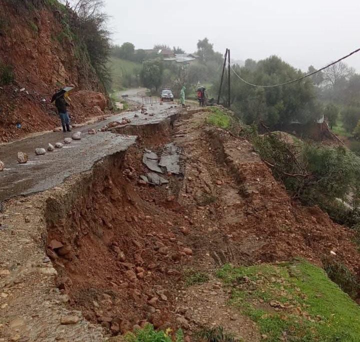 برمجة صيانة الطريقين 4104 و4573 بإقليم وزان وانطلاق الأشغال في أقرب الآجال