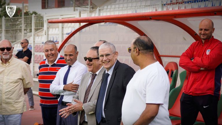 دعم رسمي قوي للمغرب التطواني.. عامل الإقليم يزور اللاعبين قبل مواجهة أمل تيزنيت