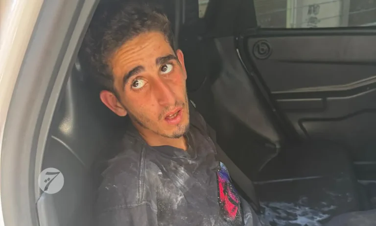 تصريحات عمدة بادالونا بشأن توقيف مشتبه به مغربي تشعل جدلاً سياسياً وإعلامياً في إسبانيا