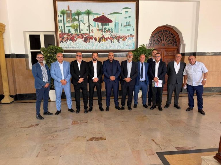 غياب عامل تطوان عن الصورة الجماعية مع المكتب الجديد للمغرب التطواني يثير التساؤلات.. وملف الـ1.3 مليار يخيم على المشهد